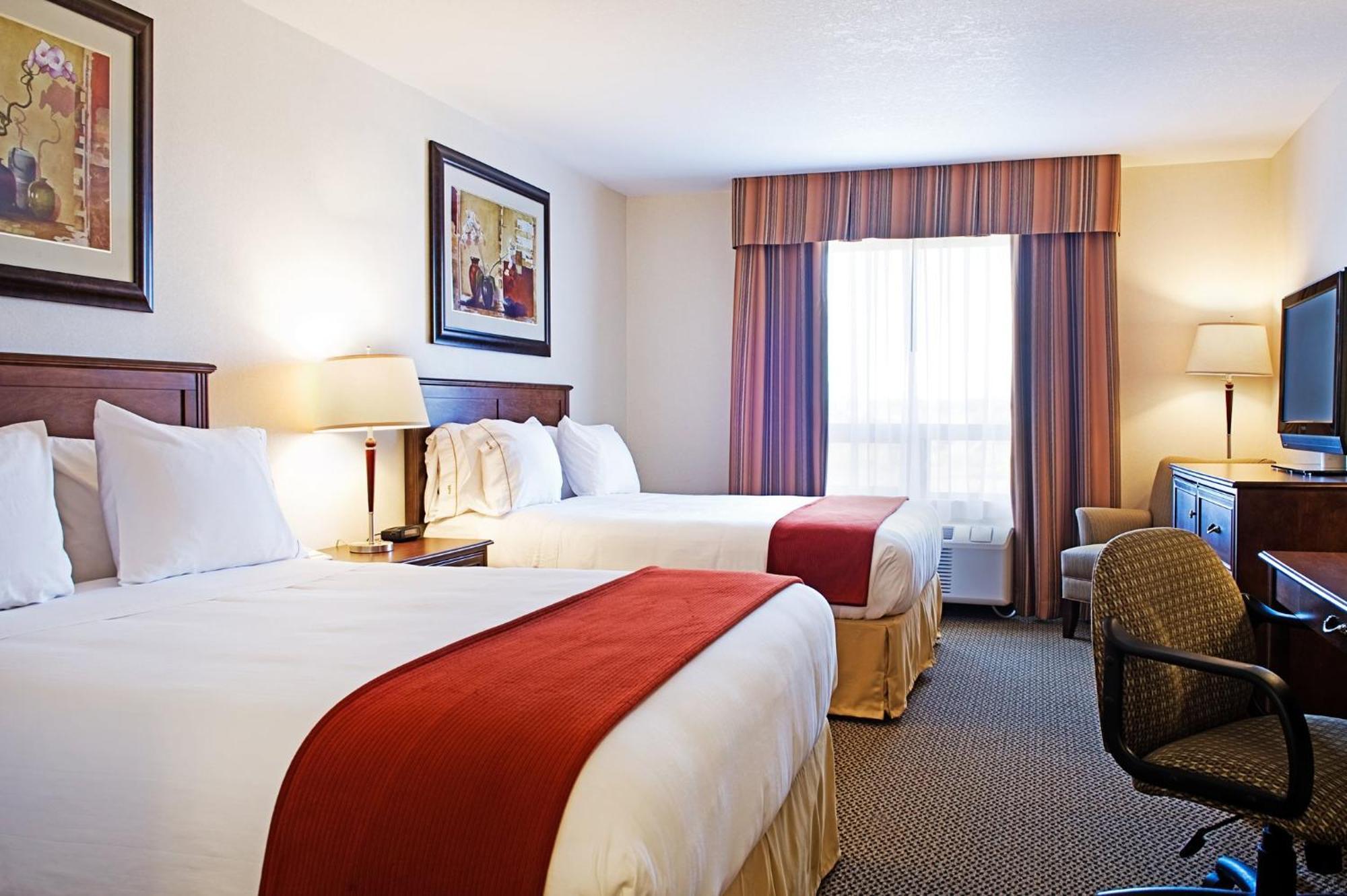 Holiday Inn Express & Suites Drayton Valley By Ihg Экстерьер фото