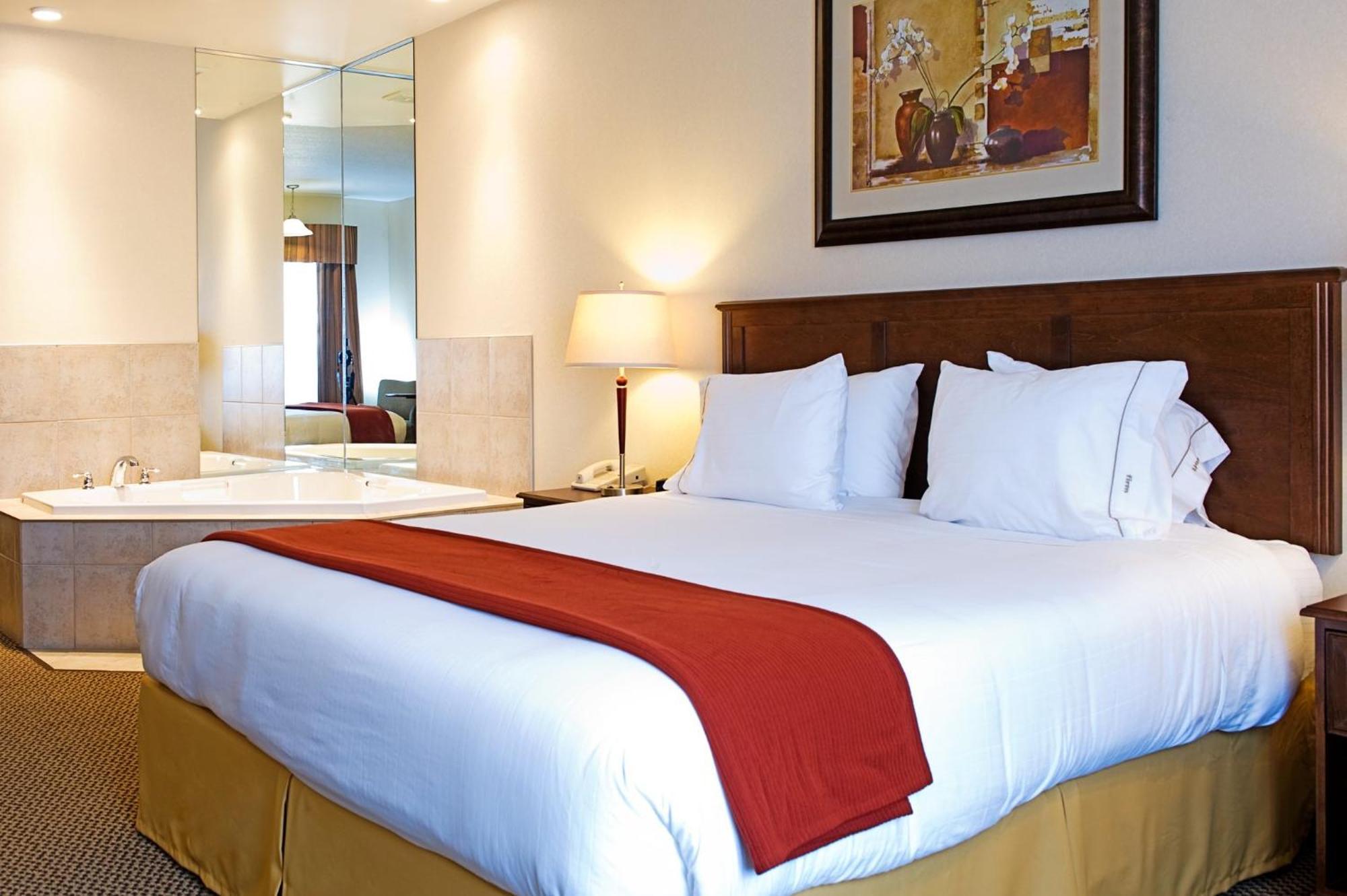 Holiday Inn Express & Suites Drayton Valley By Ihg Экстерьер фото